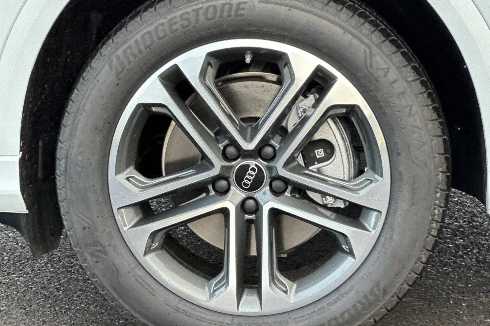 Used 2025 Audi Q5 Premium w/ Convenience Package AWD/4WD image 24