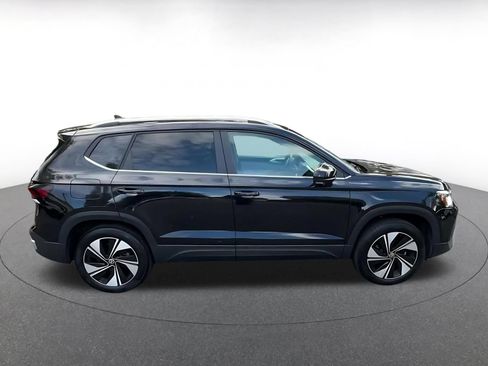 Used 2026 Volkswagen Taos SE AWD/4WD image 15