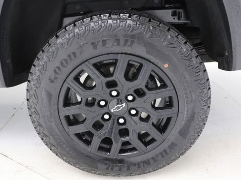 Used 2023 Chevrolet Colorado Trail Boss w/ Advanced Trailering Package image 11