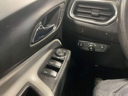 Used 2018 Chevrolet Equinox Premier AWD/4WD image 15