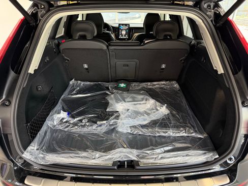 New 2026 Volvo XC60 B5 Ultra w/ Protection Package Premier AWD/4WD image 32
