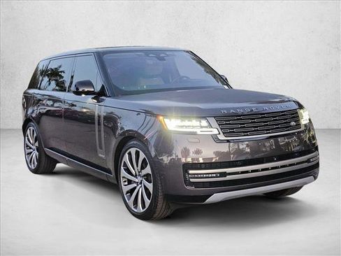 Used 2023 Land Rover Range Rover Long Wheelbase Autobiography image 3