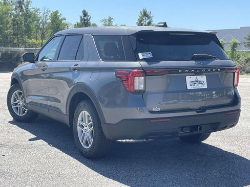 New 2026 Ford Explorer Active RWD image 4