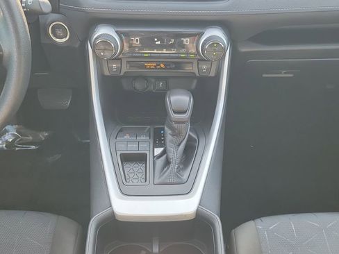 Certified 2022 Toyota RAV4 XLE w/ Convenience Package FWD image 15