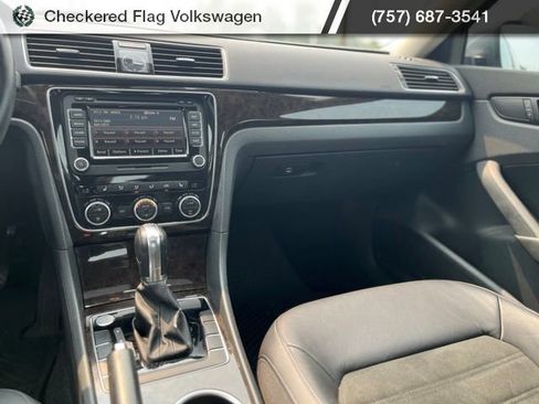 Used 2015 Volkswagen Passat TDI SEL Premium FWD image 33