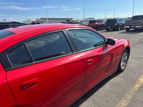 Used 2021 Dodge Charger SXT w/ Leather Interior Group RWD image 11