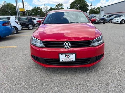 Used 2012 Volkswagen Jetta SE FWD image 3