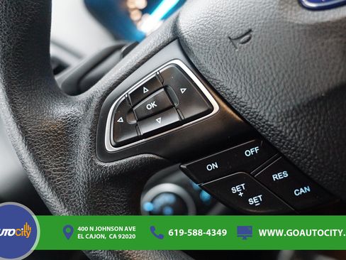 Used 2017 Ford Escape SE FWD image 19