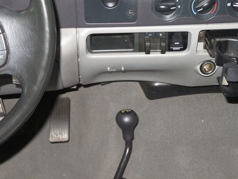 Used 2005 Ford F350 XLT image 40