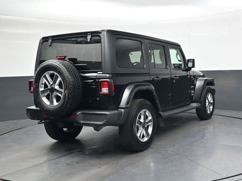 Used 2022 Jeep Wrangler Unlimited Sahara w/ Dual Top Group image 4