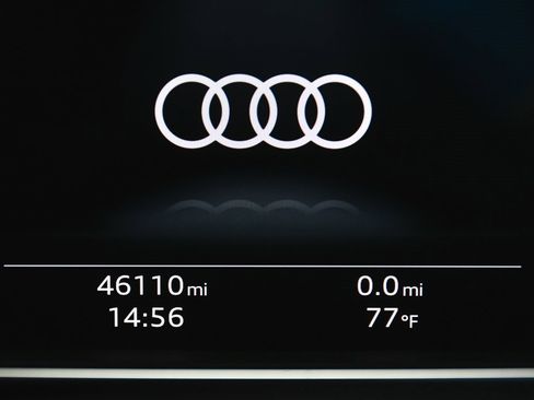 Used 2023 Audi S8 image 30