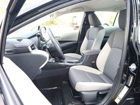 Used 2024 Toyota Corolla LE FWD image 8