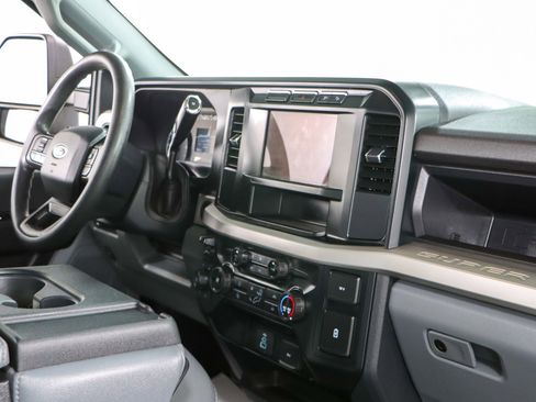 Used 2023 Ford F250 XL w/ FX4 Off-Road Package image 27