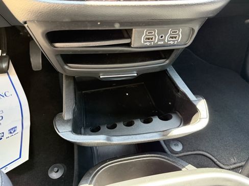 Used 2025 Chrysler Pacifica Select FWD image 31