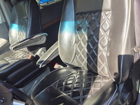 Used 2016 Mercedes-Benz Sprinter 2500 image 28