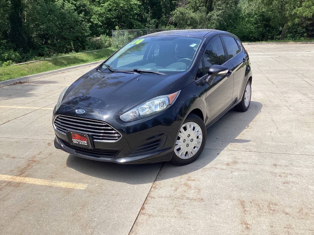 Used 2014 Ford Fiesta SE FWD image 2