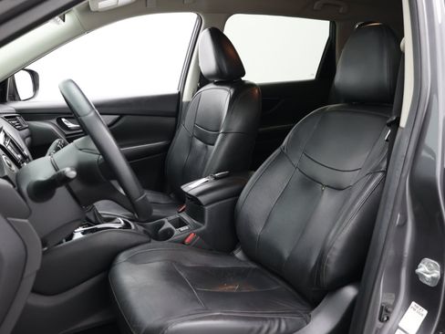 Used 2018 Nissan Rogue SL FWD image 16