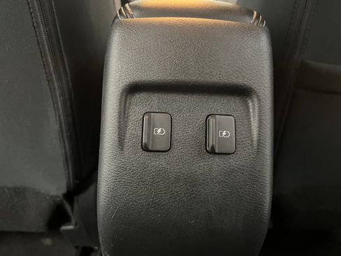 Used 2024 Nissan Kicks SR FWD image 25