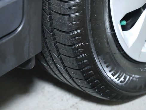 Used 2020 Nissan Rogue S image 34