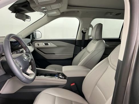 Used 2026 Ford Explorer Active w/ Active Comfort Package AWD/4WD image 15