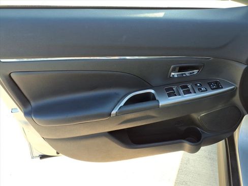 Used 2024 Mitsubishi Outlander Sport SE image 18