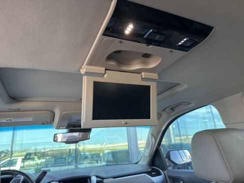 Used 2017 GMC Yukon XL SLT w/ Premium Edition image 15