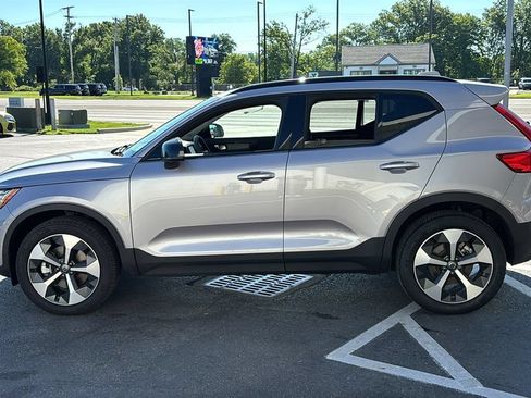 Certified 2026 Volvo XC40 B5 Plus AWD/4WD image 3