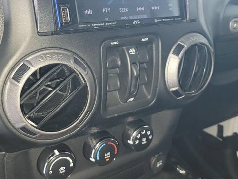 Used 2012 Jeep Wrangler Unlimited Sport AWD/4WD image 21