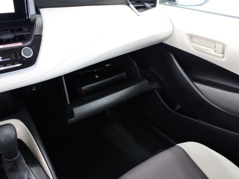 Used 2025 Toyota Corolla LE FWD image 19