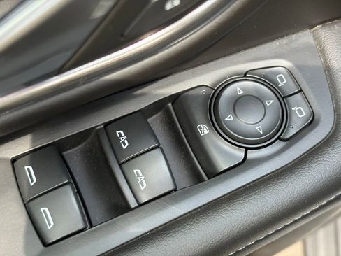Used 2023 Chevrolet Tahoe 2WD w/ Remote Keyless Entry Package image 19