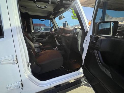 Used 2015 Jeep Wrangler Unlimited Sport w/ Quick Order Package 24S AWD/4WD image 11