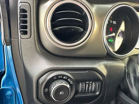 Used 2022 Jeep Wrangler Unlimited Rubicon 4xe w/ Cold Weather Group AWD/4WD image 19