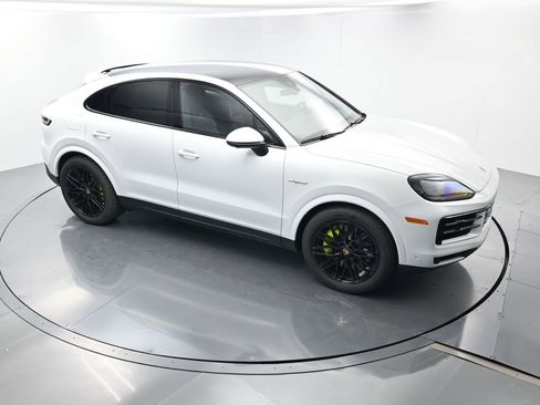 Certified 2025 Porsche Cayenne E-Hybrid Coupe w/ Premium Package Plus image 42