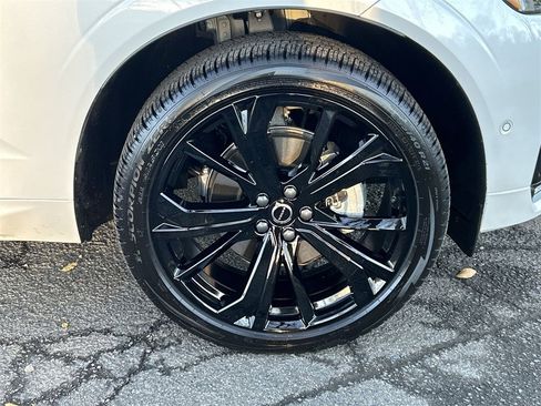 New 2026 Volvo XC60 B5 Ultra w/ Climate Package image 13