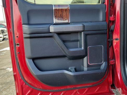 Used 2015 Ford F150 Platinum w/ Equipment Group 701A Luxury image 10