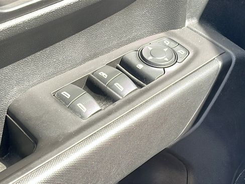 Used 2021 Chevrolet Silverado 1500 Custom image 12