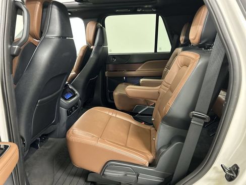 Used 2023 Lincoln Navigator Reserve AWD/4WD image 21