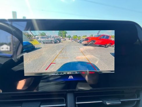 Used 2025 Chevrolet Trax RS w/ Driver Confidence Package FWD image 20