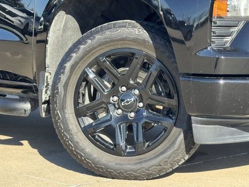 Used 2025 Chevrolet Silverado 1500 Custom w/ Turbomax Blackout Package image 27