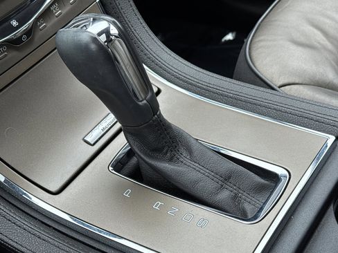 Used 2013 Lincoln MKX AWD image 22