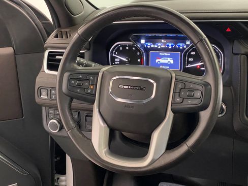 Used 2021 GMC Yukon Denali w/ Denali Premium Package image 16