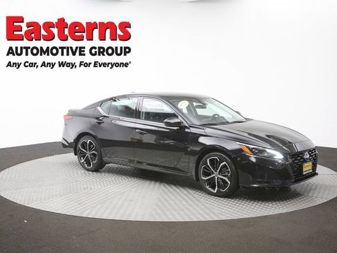 Used 2025 Nissan Altima 2.5 SR FWD image 44