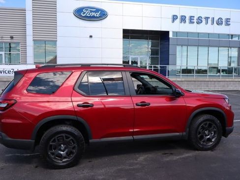 Used 2024 Honda Pilot TrailSport image 11