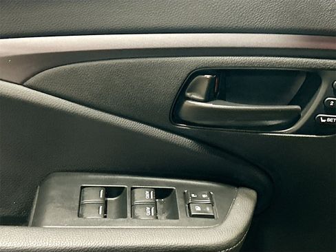 Used 2025 Honda Passport EX-L image 17