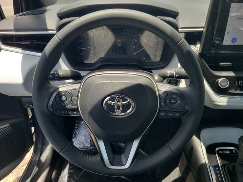 Used 2025 Toyota Corolla SE FWD image 21