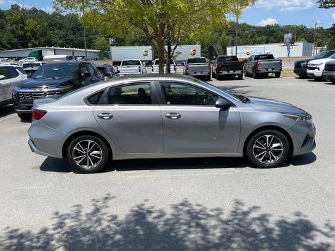 Used 2023 Kia Forte LXS FWD image 8