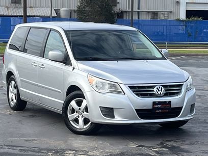 Used 2010 Volkswagen Routan SE