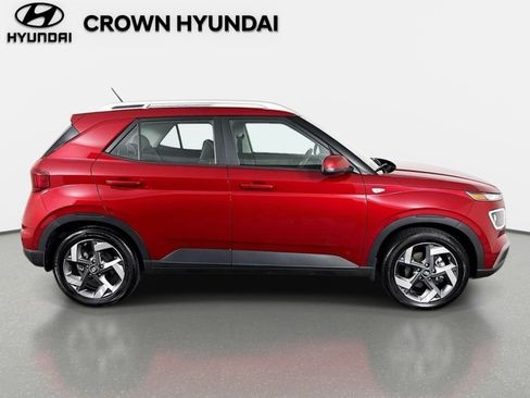 Certified 2025 Hyundai Venue Limited FWD image 4