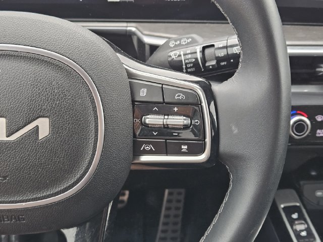 Used 2025 Kia Sorento SX AWD/4WD image 29