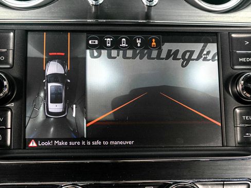 Used 2017 Bentley Bentayga image 16